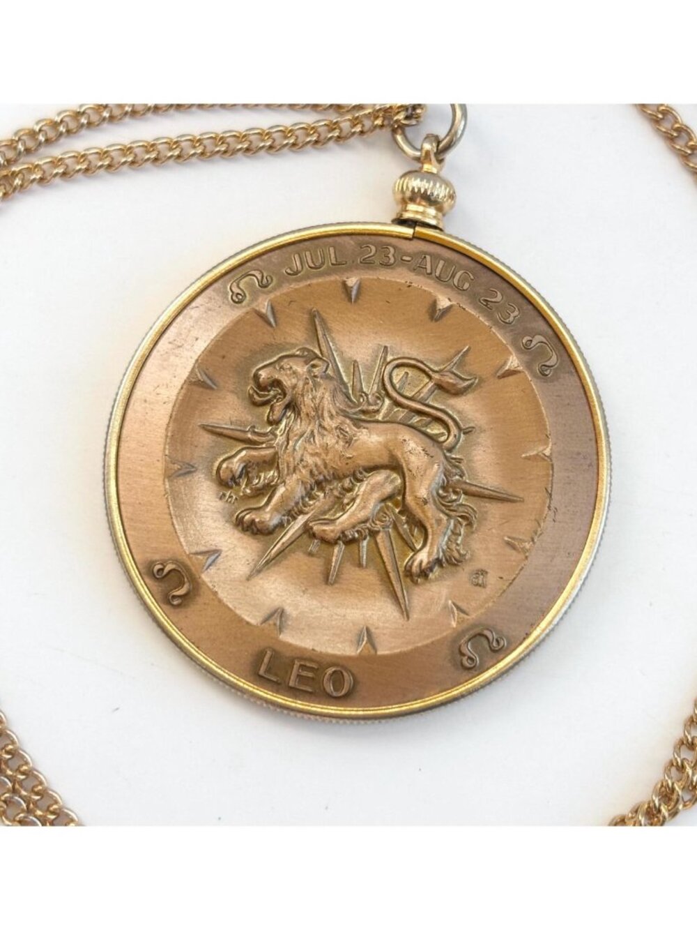 Leo Zodiac Bronze T Horoscope Vintage 80's Medallion Pendant Necklace